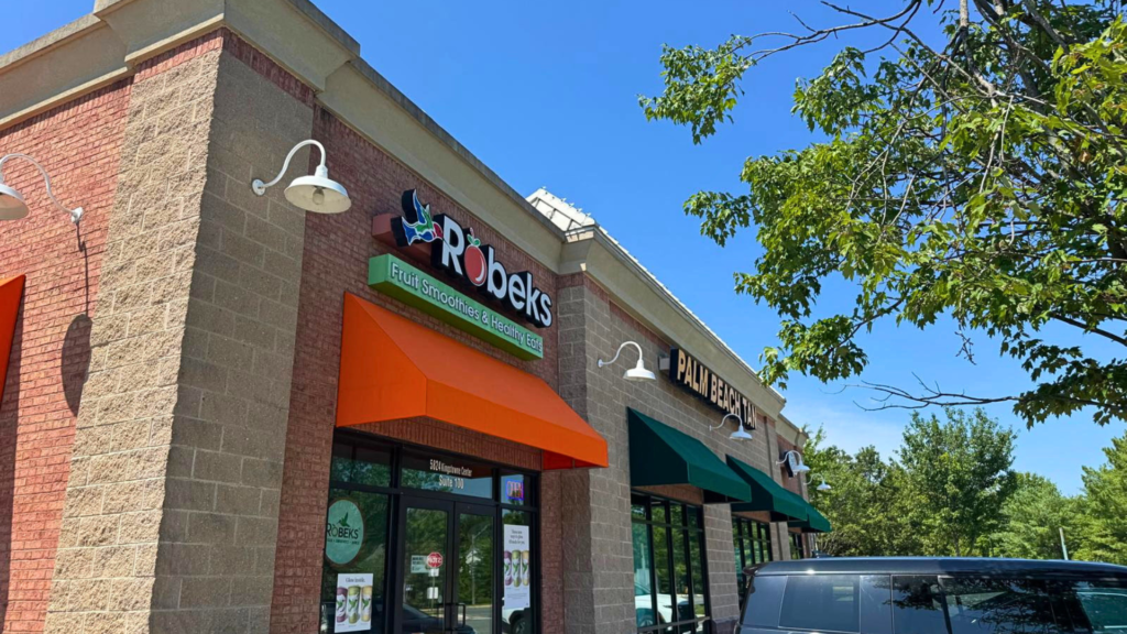 Robeks storefront signage in Alexandria, Virginia